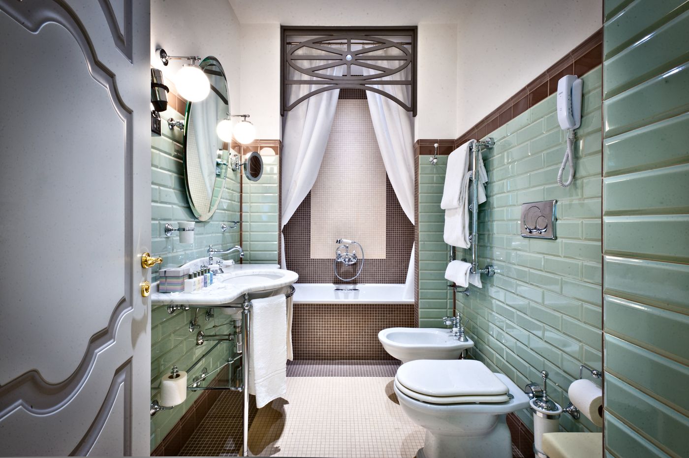 Chateau-Monfort-Room-33