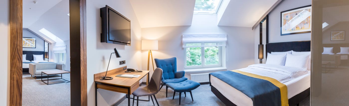 Grand-Ascot-Hotel-Room-18