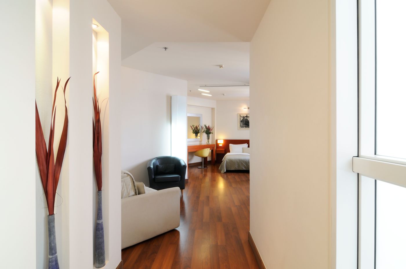 Dorian-Inn--Sure-Hotel-Collection-by-Best-Western-Room-14