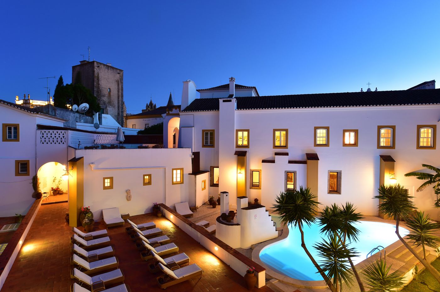 Pousada-Convento-de-Evora-Pool-28