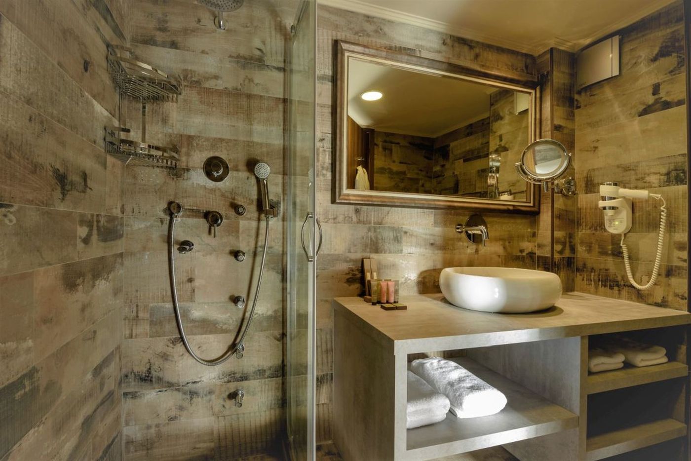 Congo-Palace-Hotel-Room-43