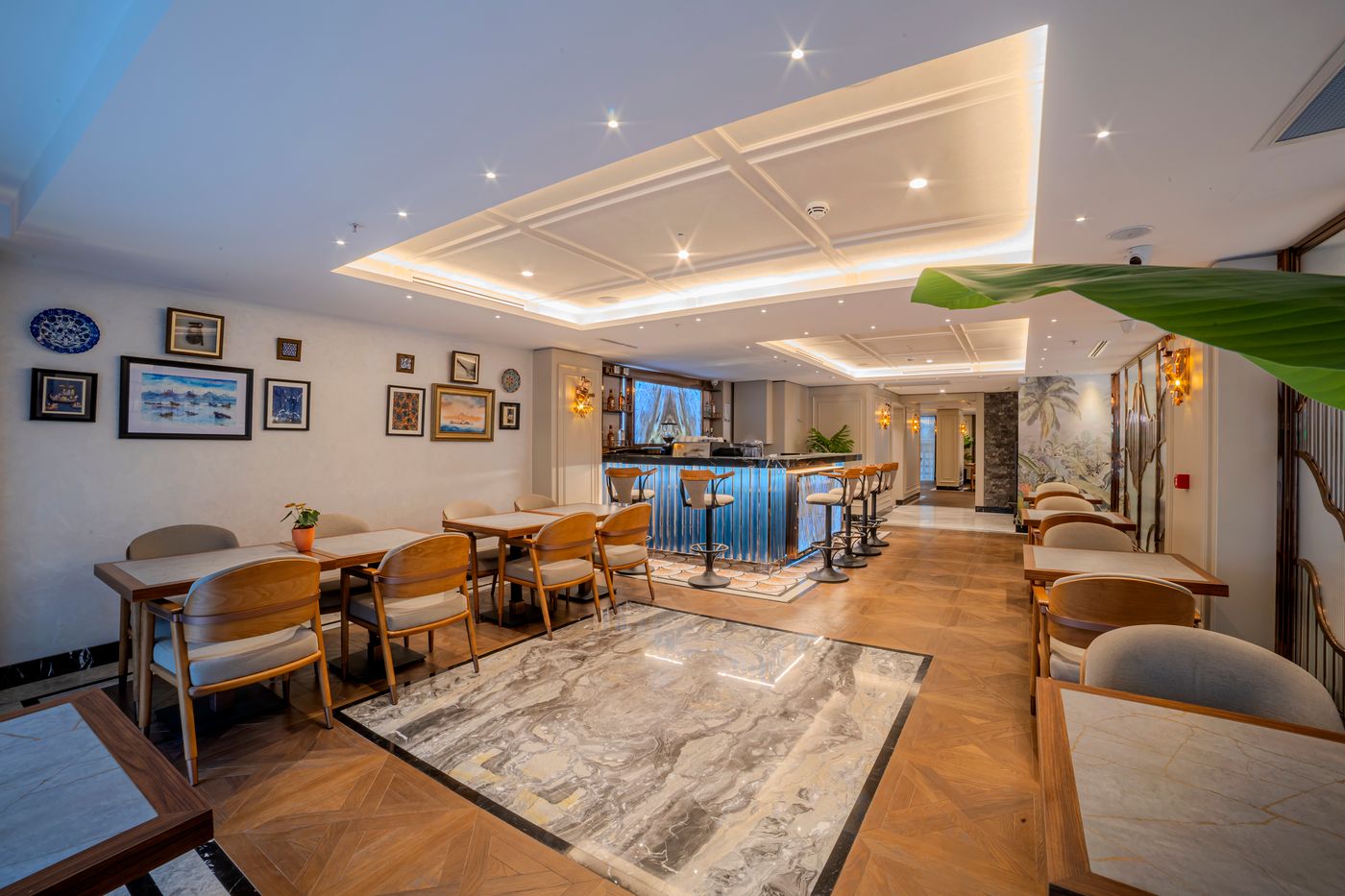 Grand-Hilarium-Hotel-Lobby-2