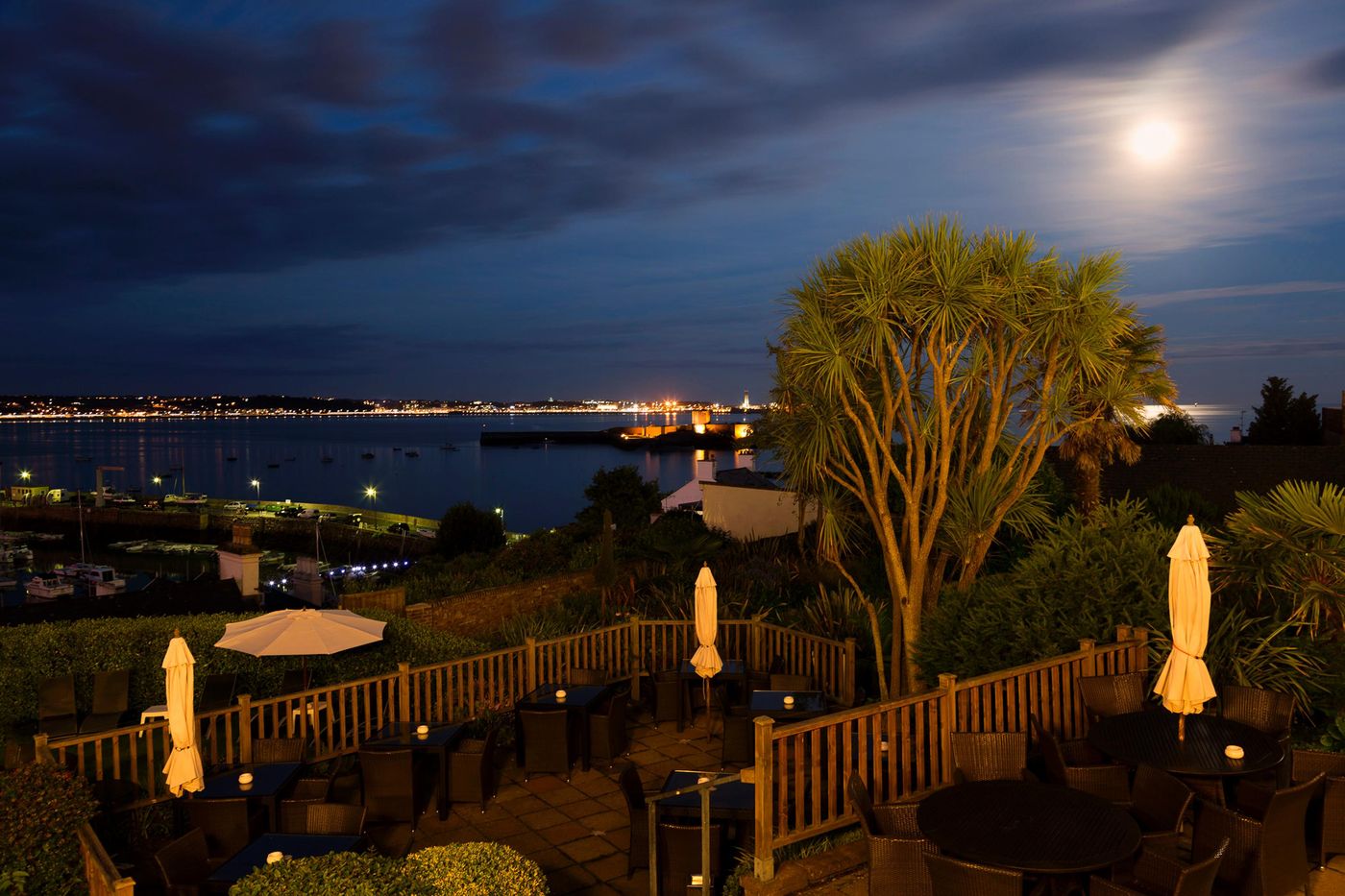 Somerville-United Kingdom-St Aubin-General view-5