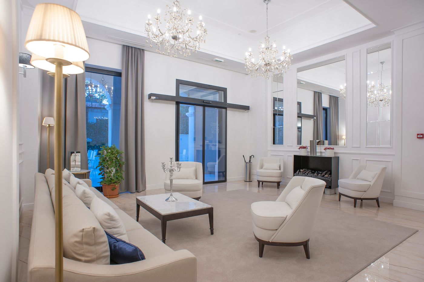 Hotel-Moskva-Lobby-28