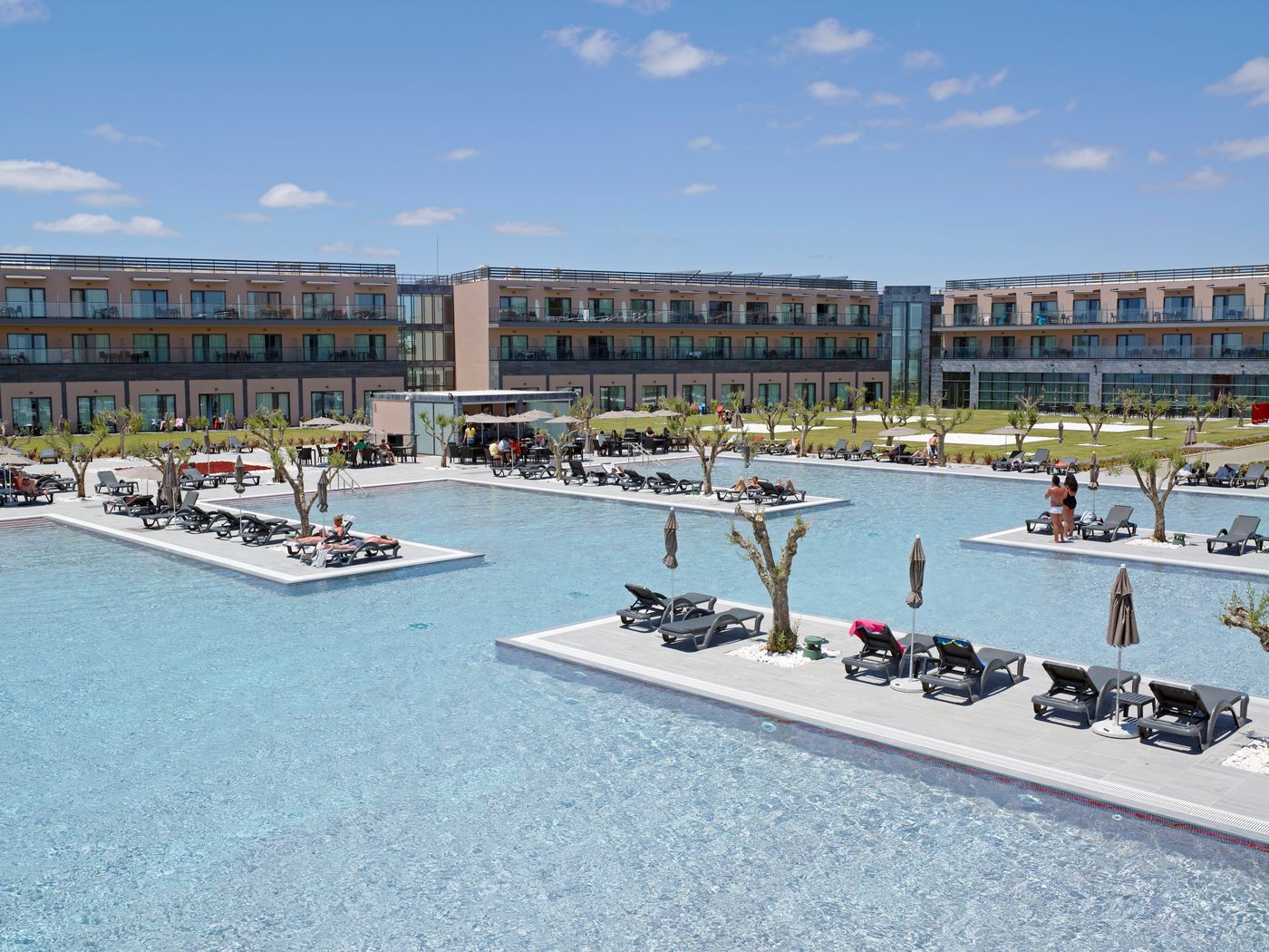 Vila-Gale-Lagos-Pool-1