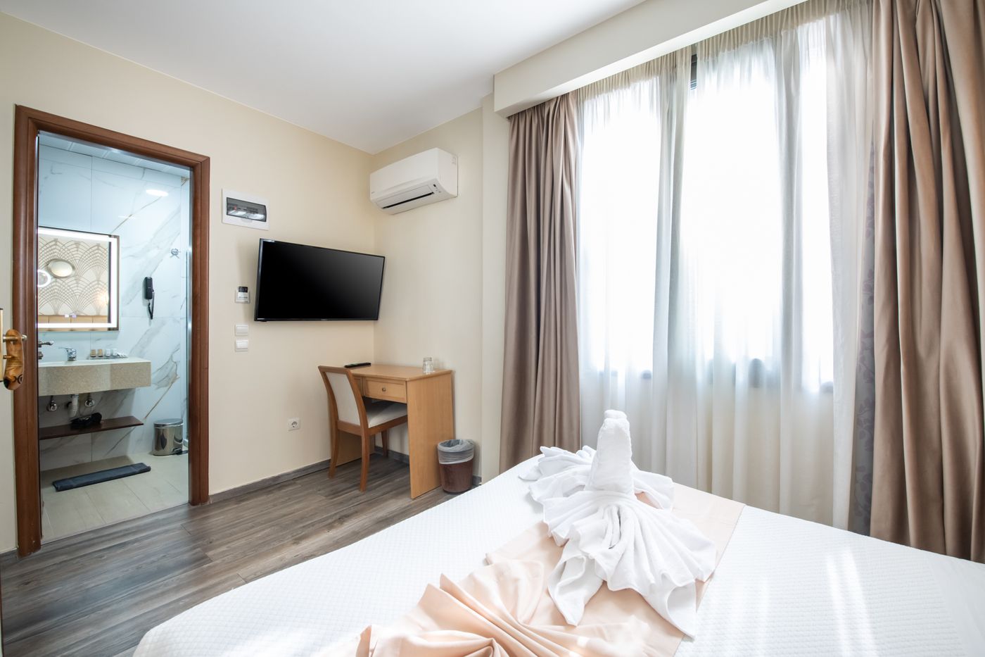 Golden-City-Room-28