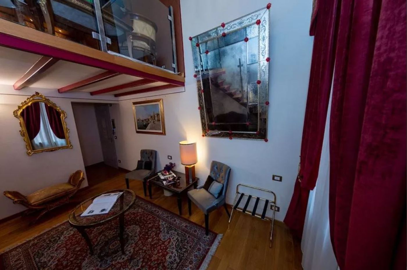 Ca--dell-Arte-Palace-Room-17