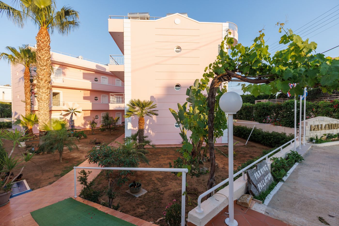 Pallatium Apartments