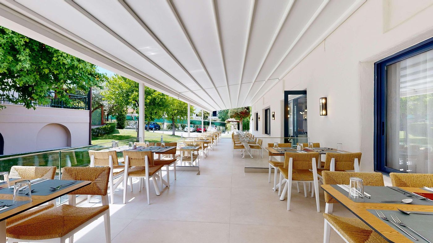 Athena-Pallas--Restaurant-99