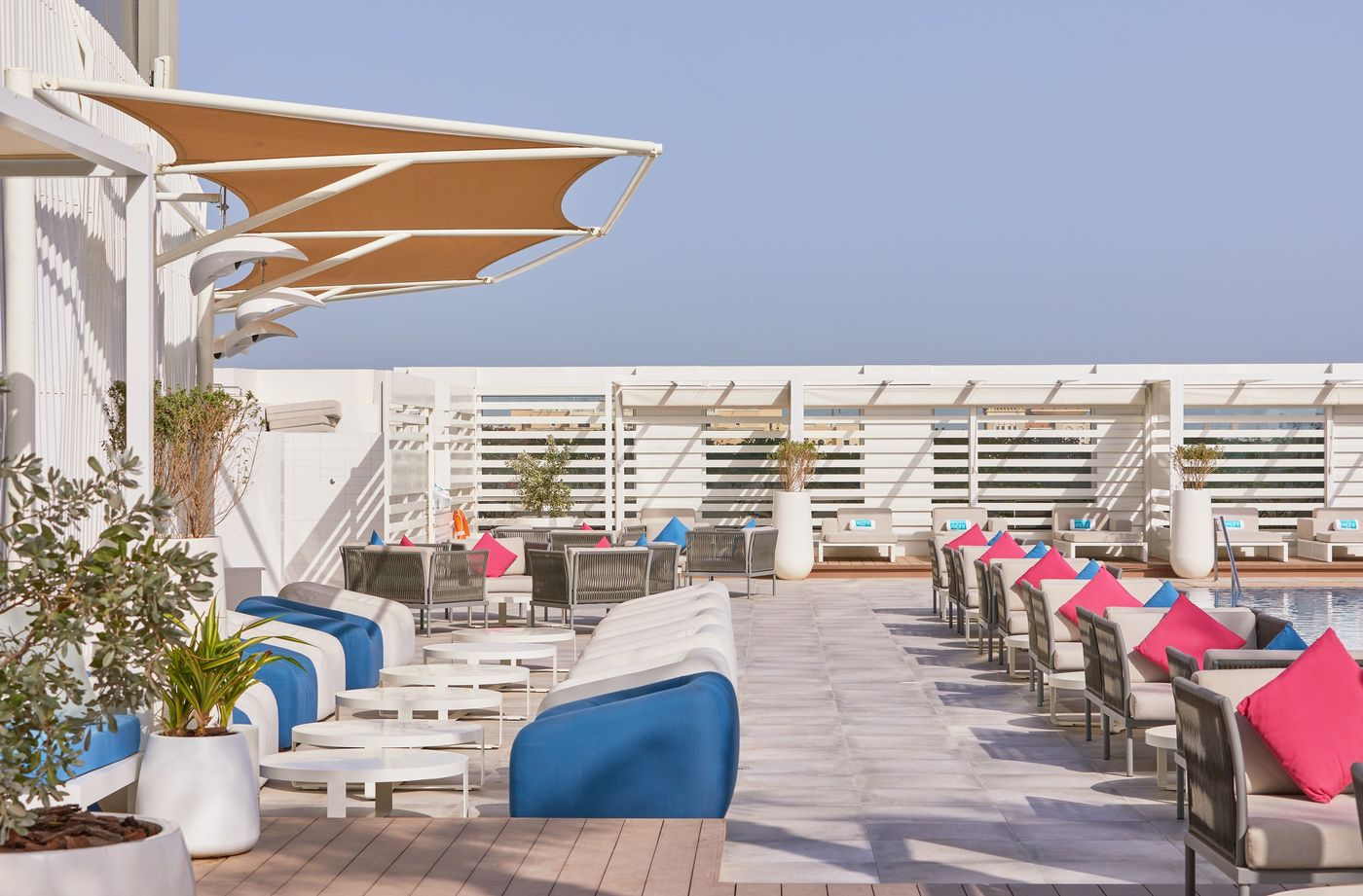 Media-One-Hotel-Pool-9