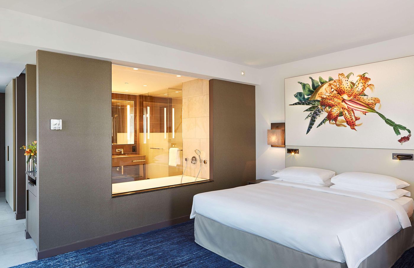 Hyatt-Regency-Amsterdam-Room-34