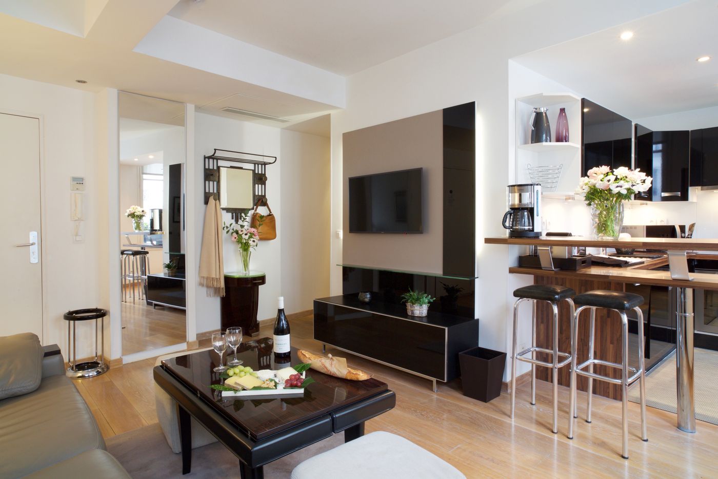 Montmartre-Residence-Paris-Room-16