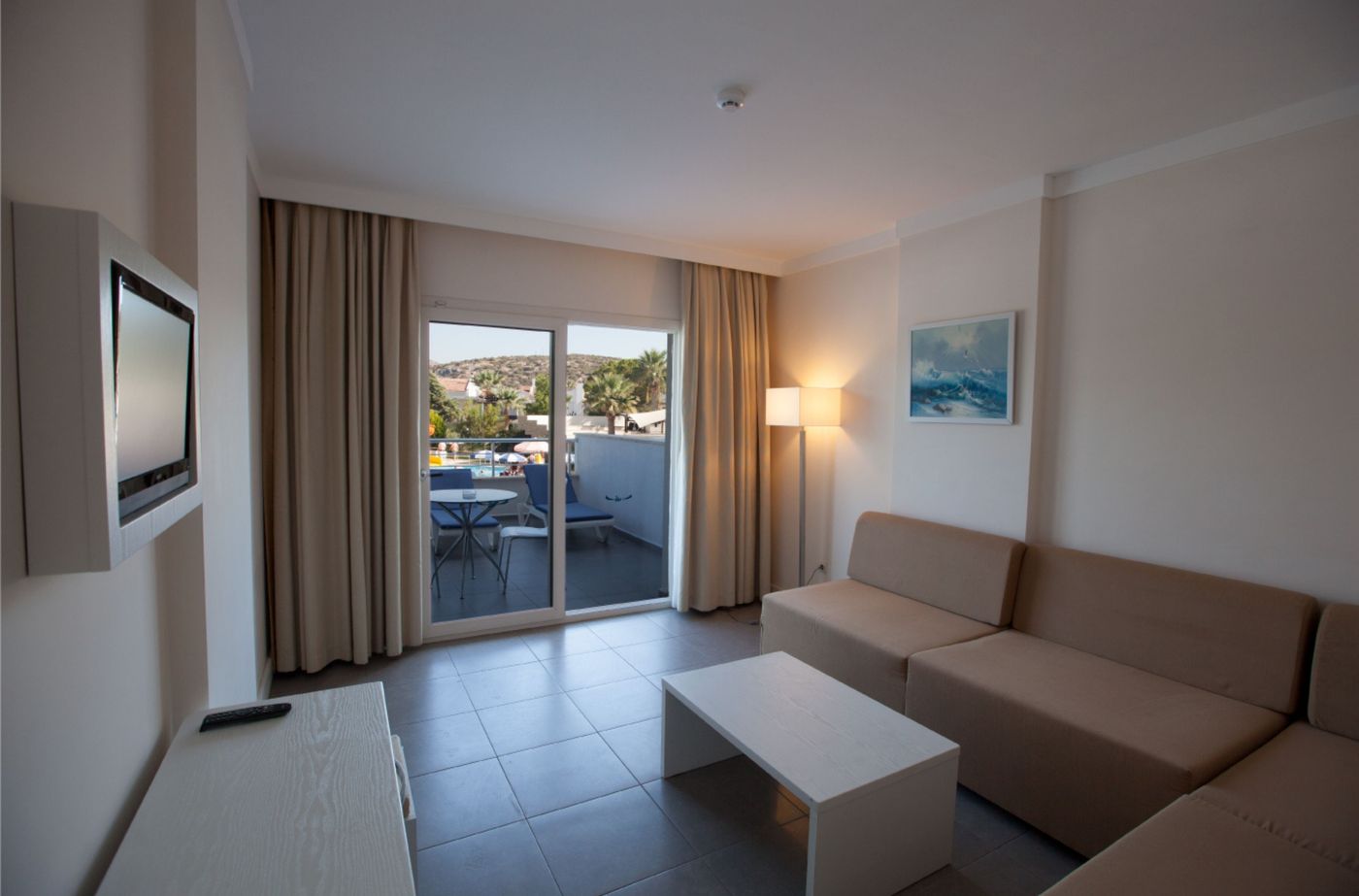 Batihan-Beach-Resort---Spa-Room-28