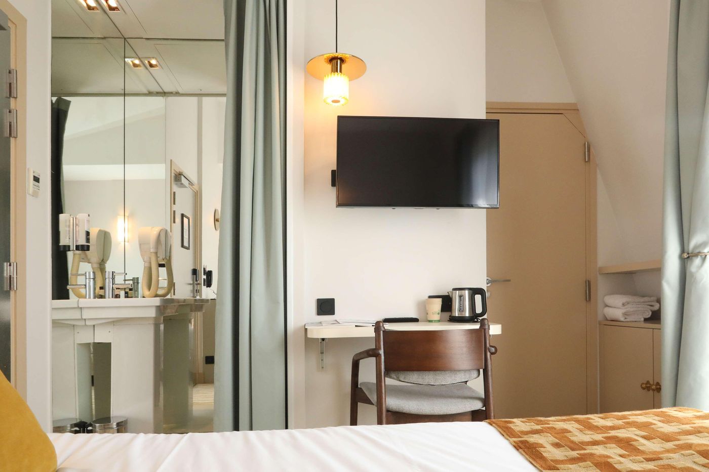 The-Five-Hotel-Paris-Quartier-Latin-Room-21