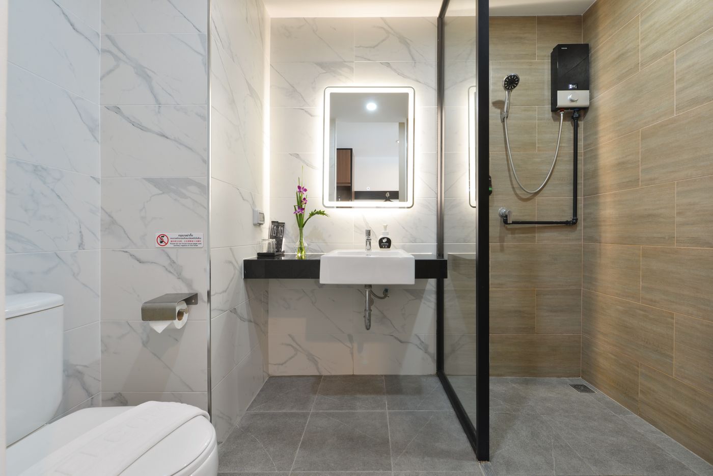 Gate43-Airport-Hotel-Room-37