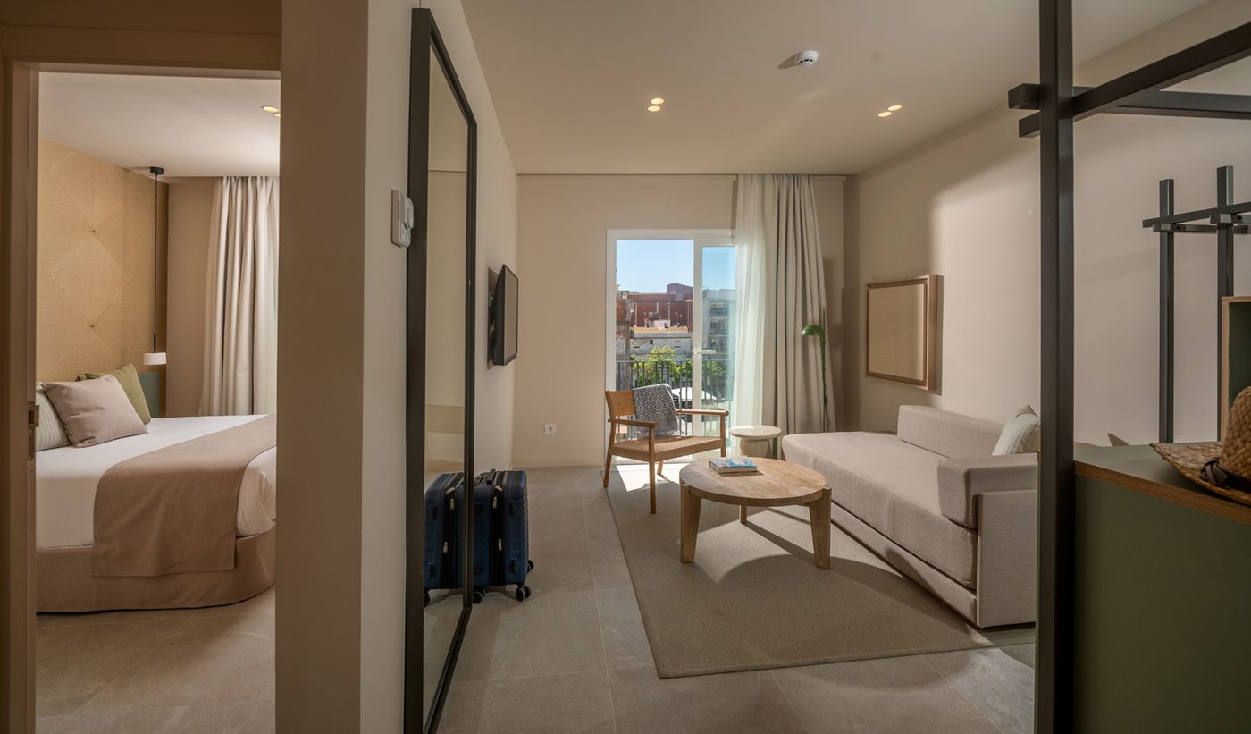 Aqua Bertran Park Hotel