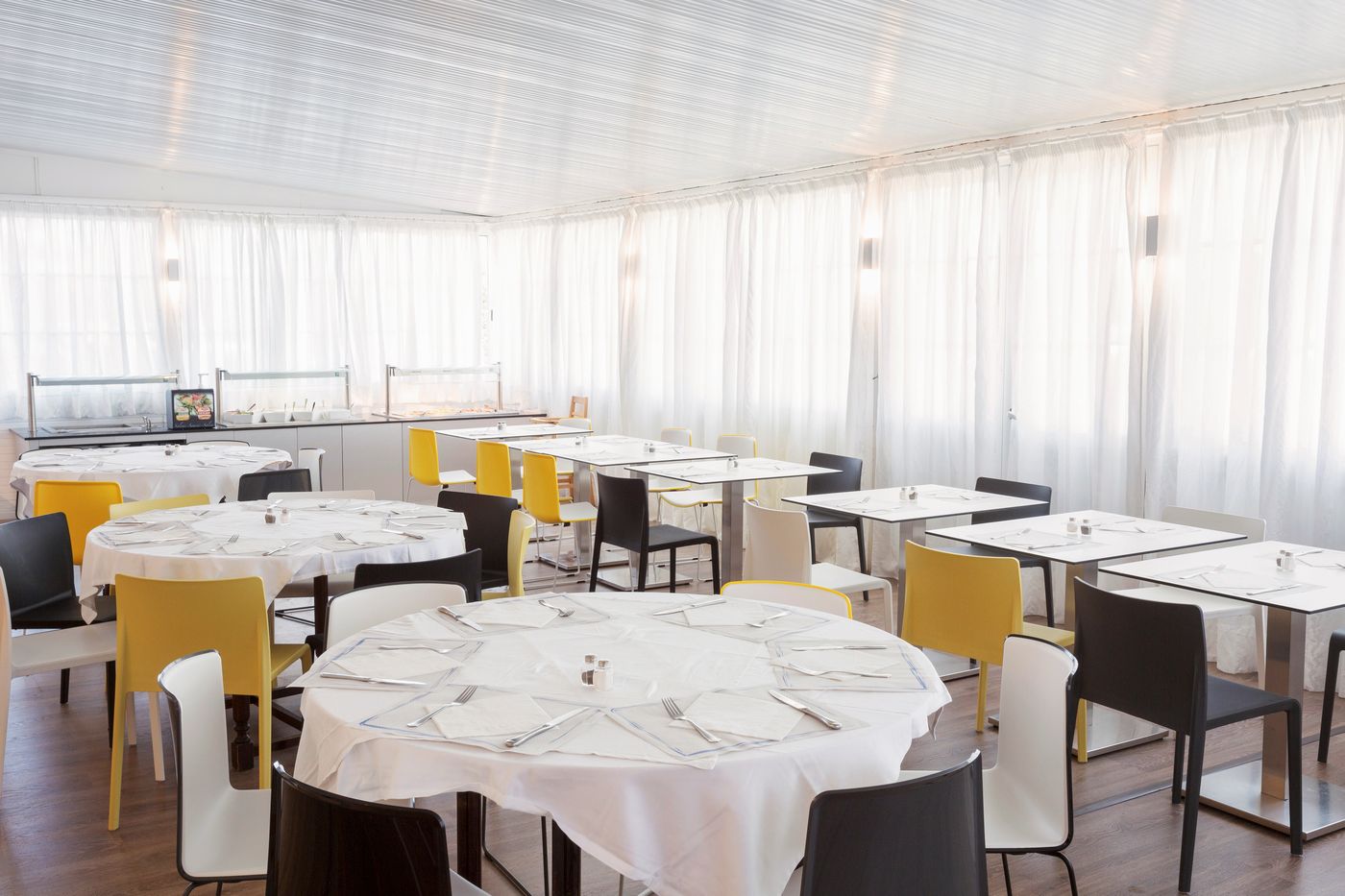 Globales Los Delfines