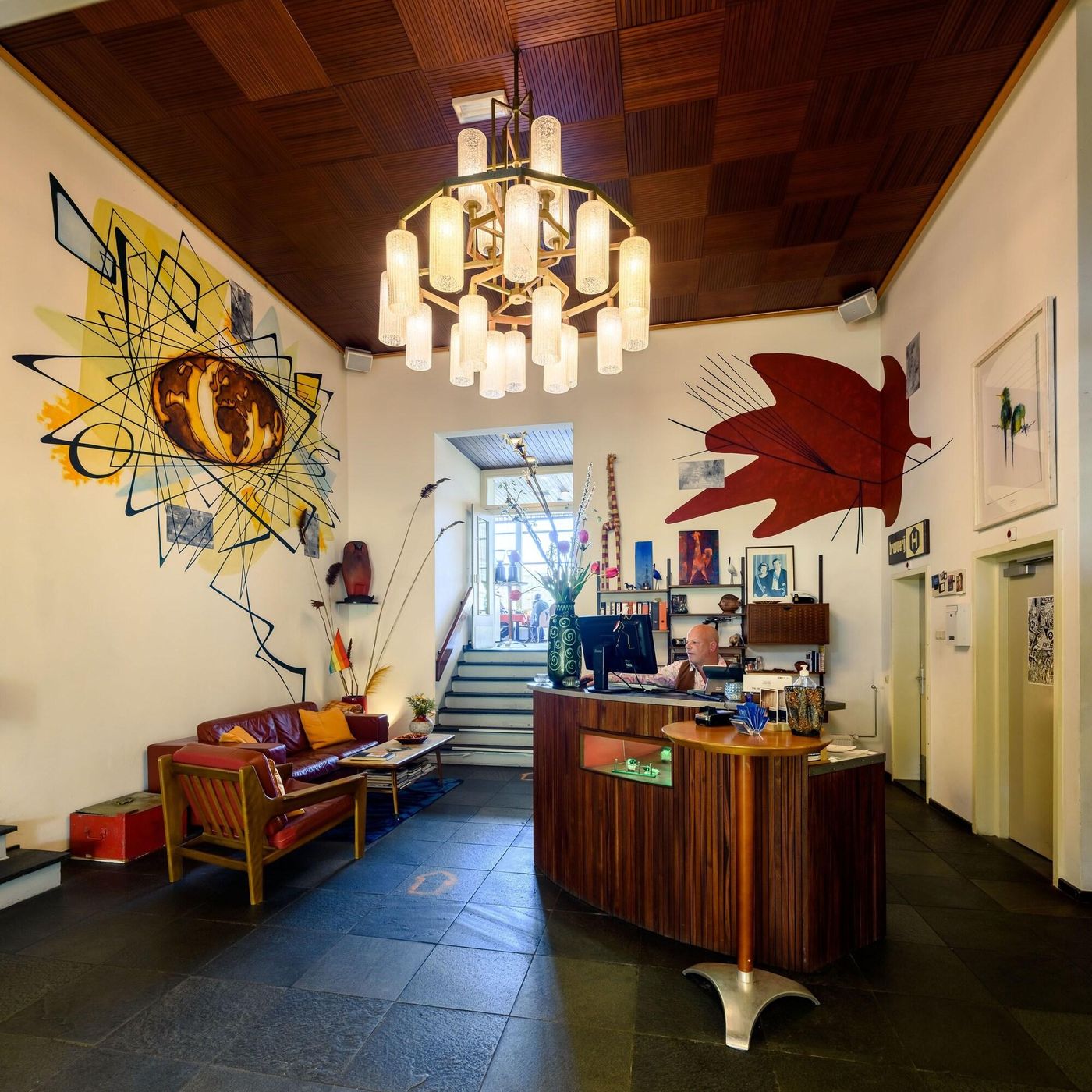 Pension-Homeland-Lobby-17