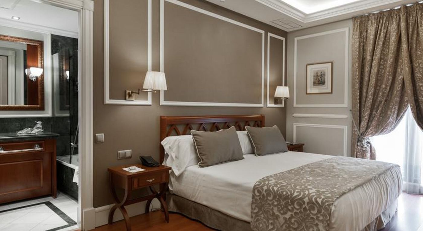 Catalonia-las-Cortes-Room-34