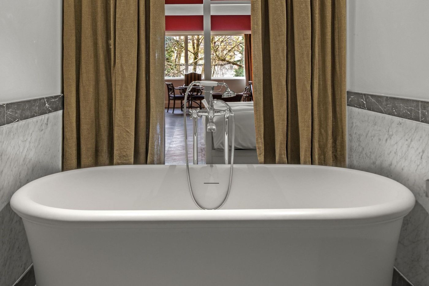 Hotel-de-Berri-Champs-Elysees--a-Luxury-Collection-Hotel--Paris-Room-78