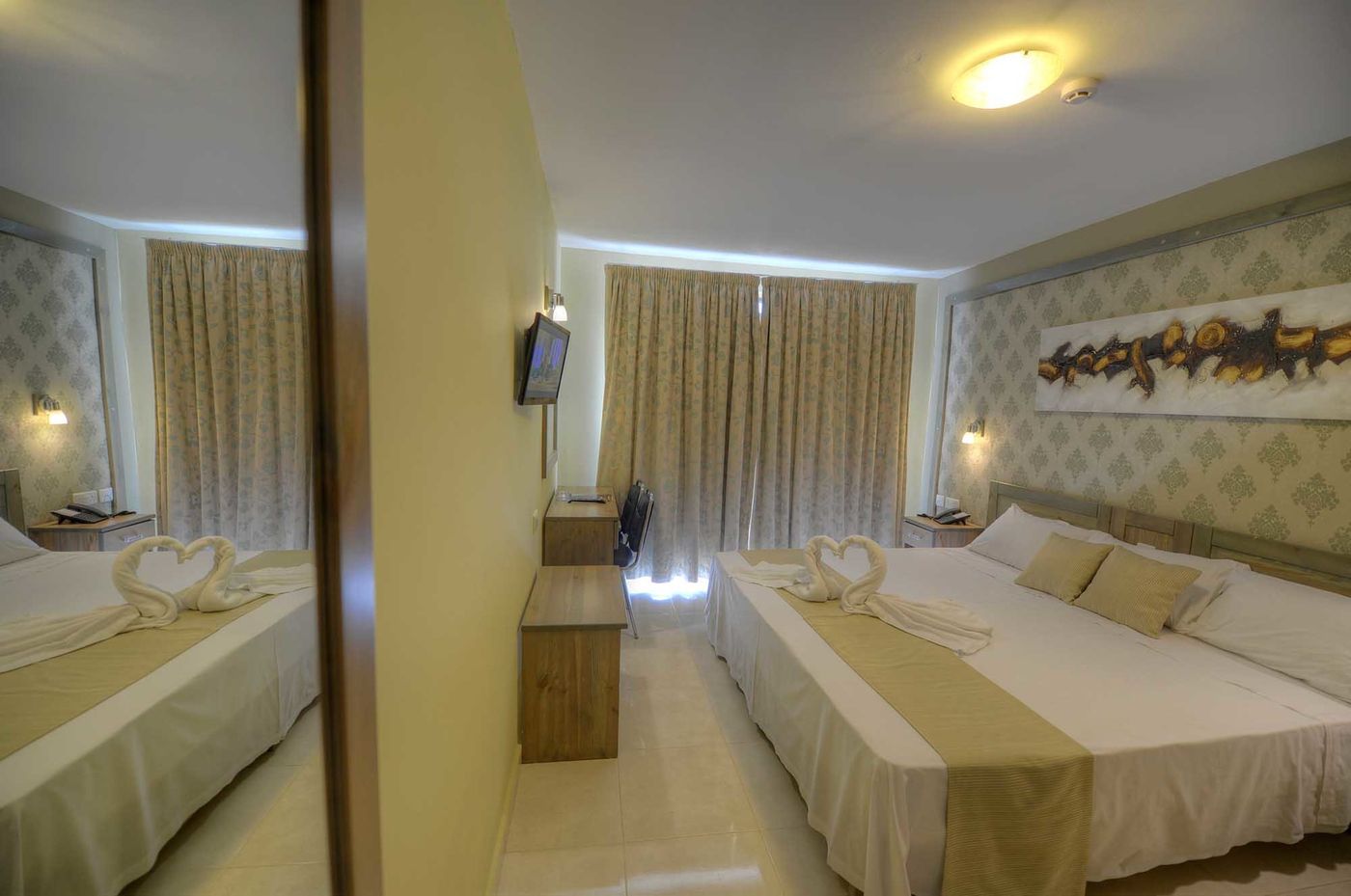 Alexandra-Hotel-Room-15