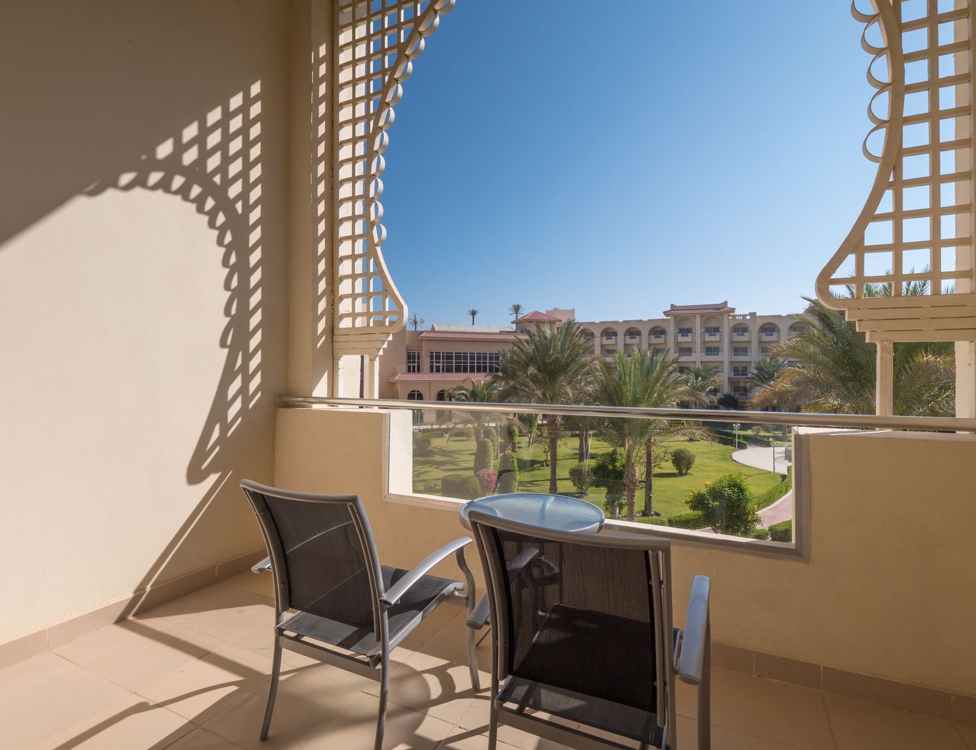 Serenity-Alma-ex--Serenity-Fun-City-Room-23