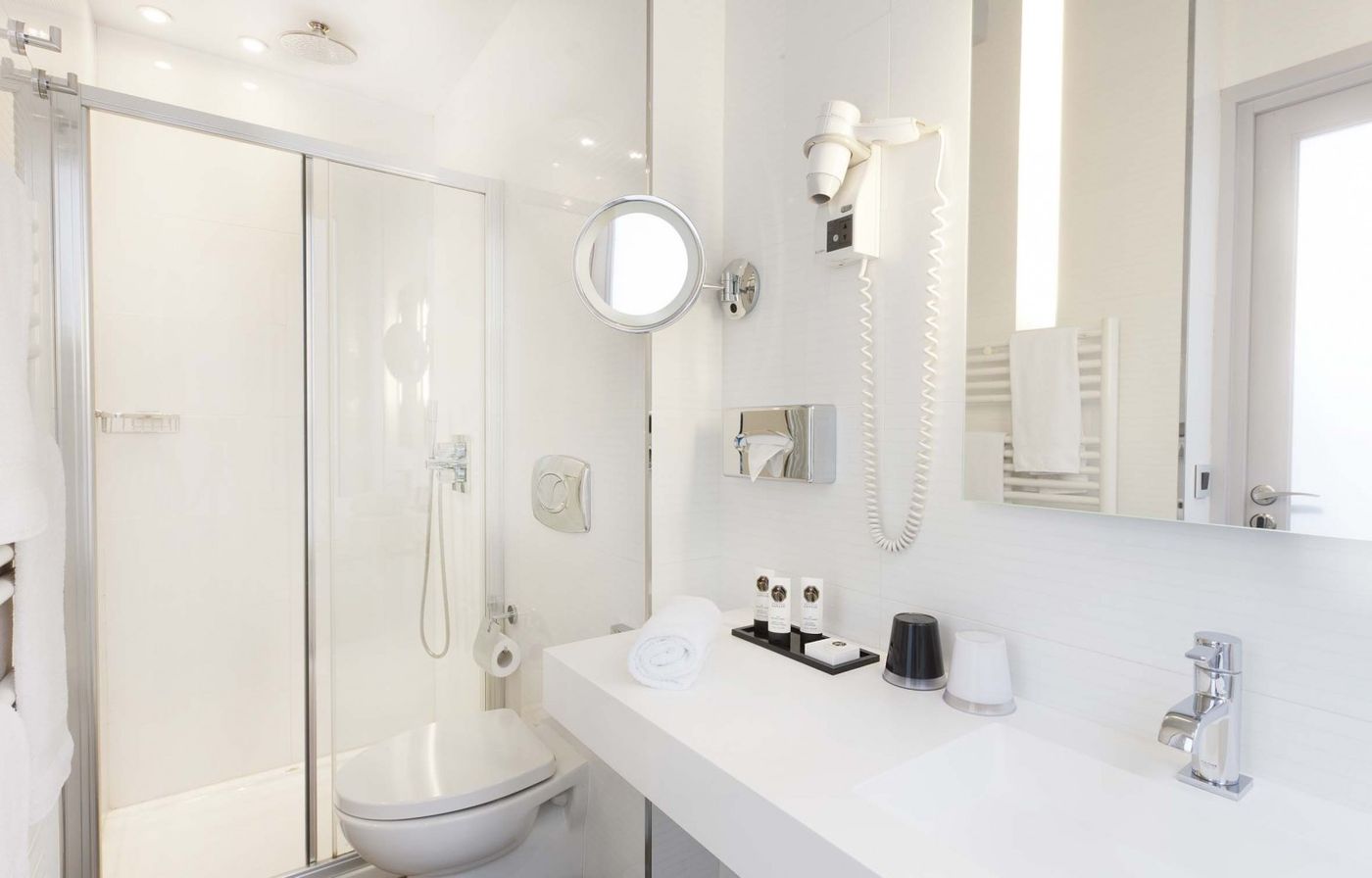 Hotel-Opera-Marigny-Room-13