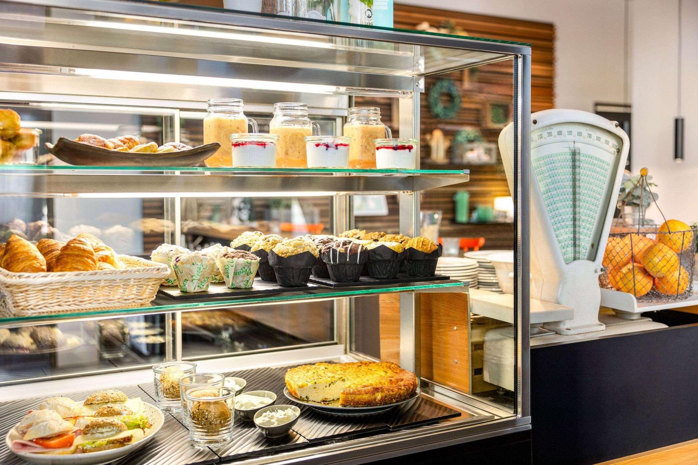 Vienna-House-Easy-by-Wyndham-Berlin-PrenzlauerBerg-Restaurant-55