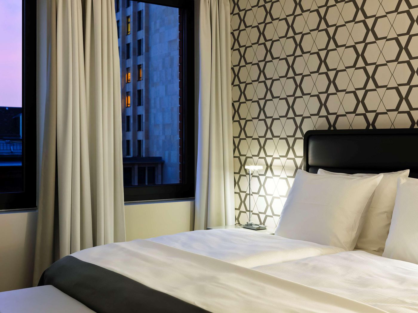 H10-Berlin-Ku-damm-Room-19