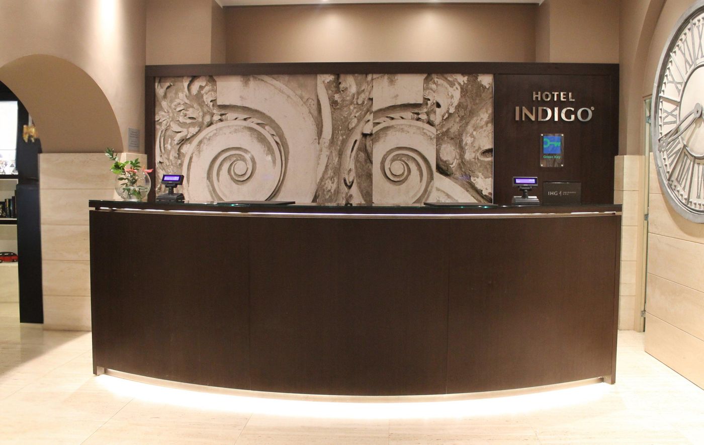 Indigo-Hotel-Rome---St--George-Lobby-23