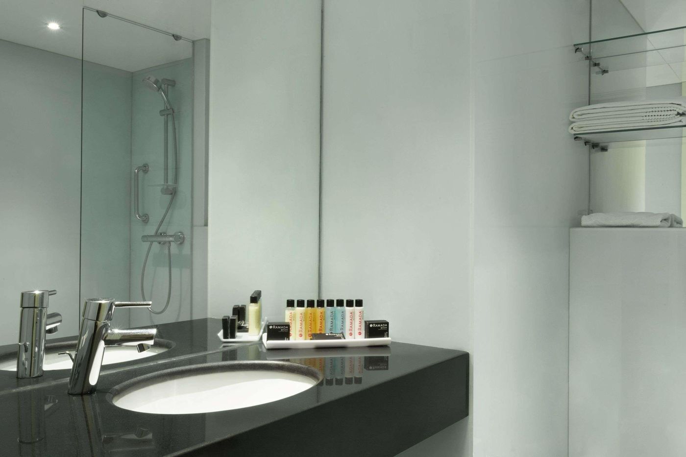 Ramada Encore by Wyndham Istanbul Bayrampasa-Turkey-Istanbul-Room-7