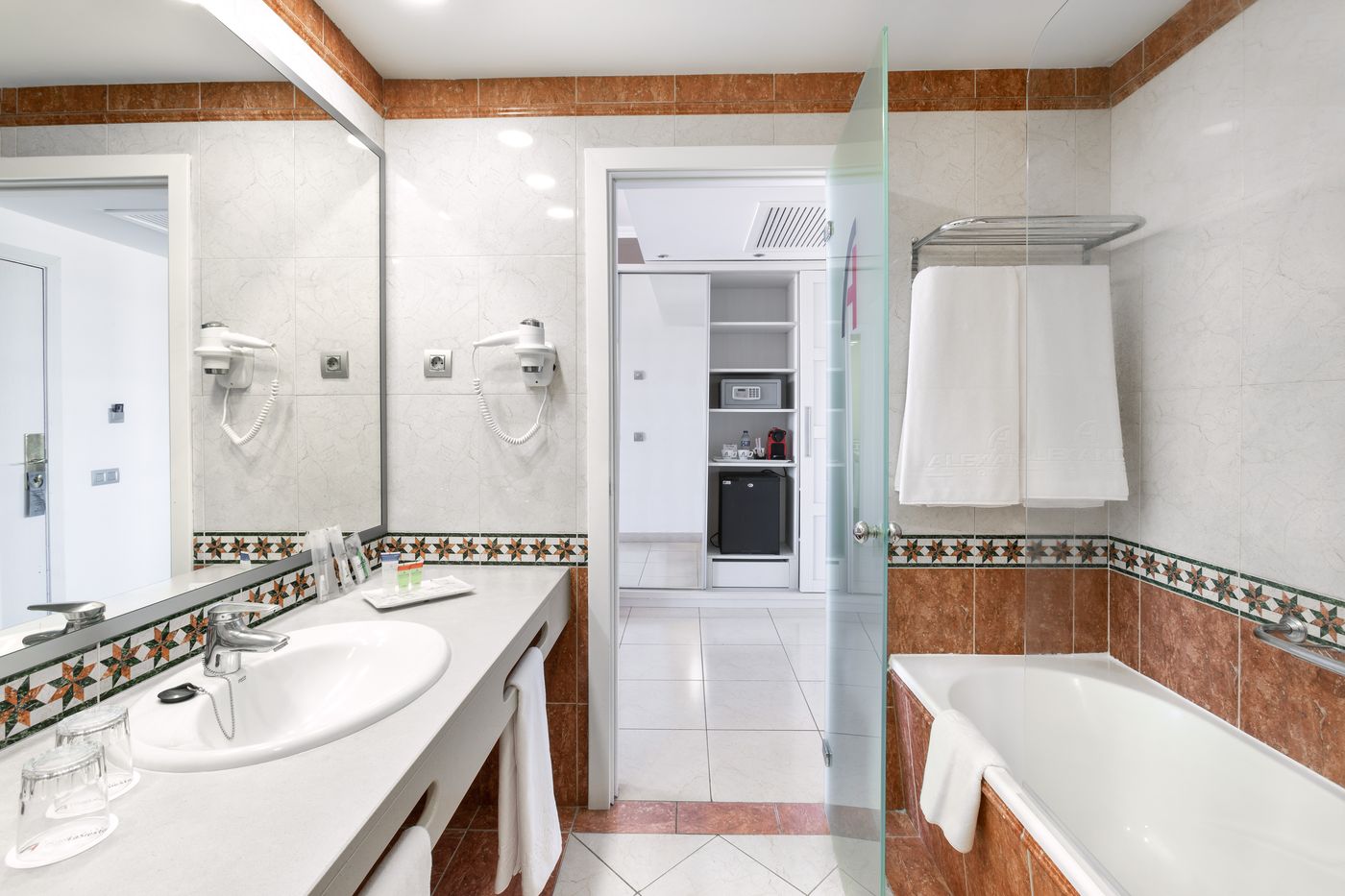 Alexandre-Hotel-La-Siesta-Room-30