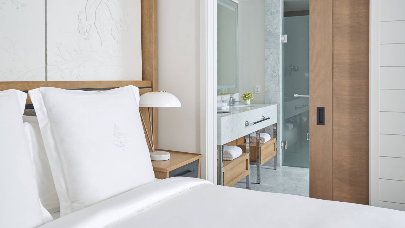 Four Seasons Hotel New Orleans - United States - New Orleans - Room - 9