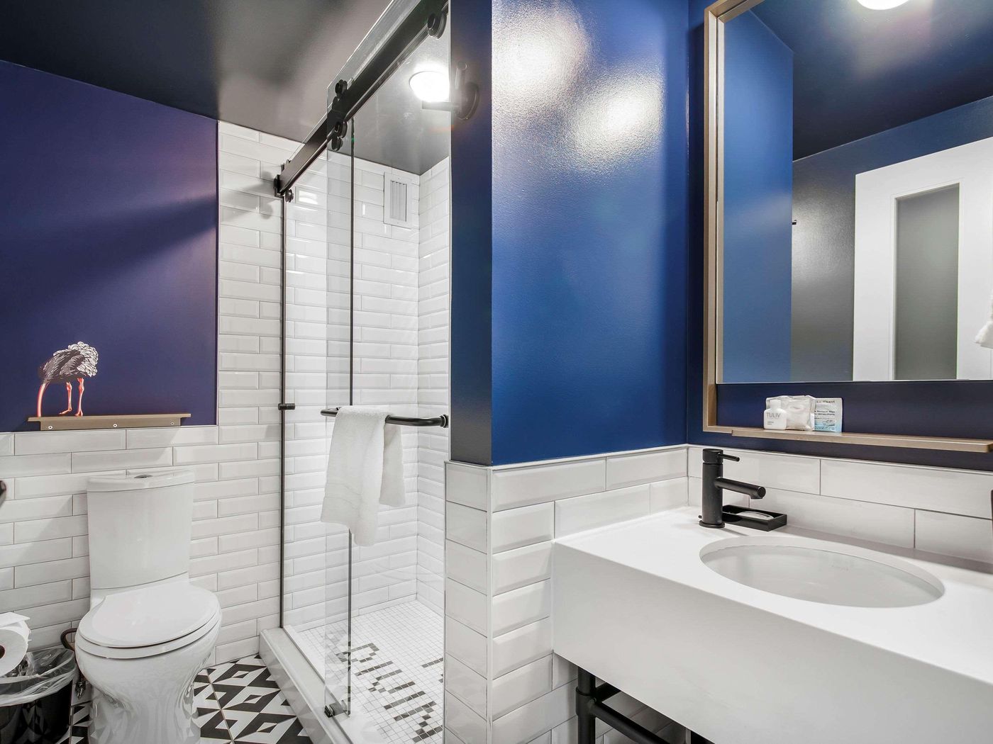 Hotel-Belmont-Vancouver-MGallery-Room-54