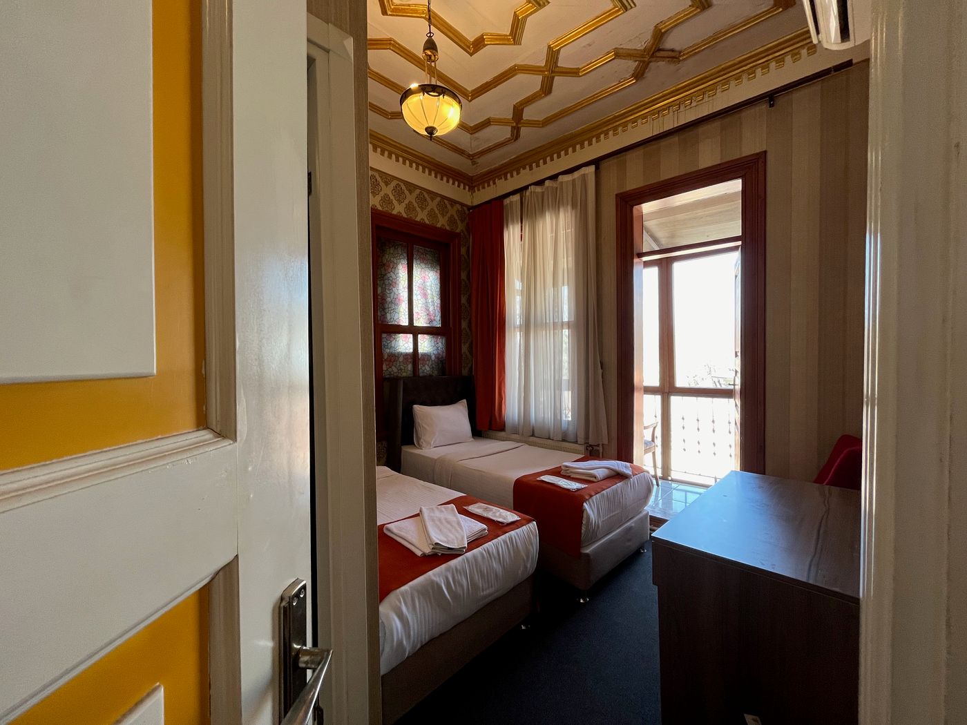 Le-Safran-Suite-Room-13