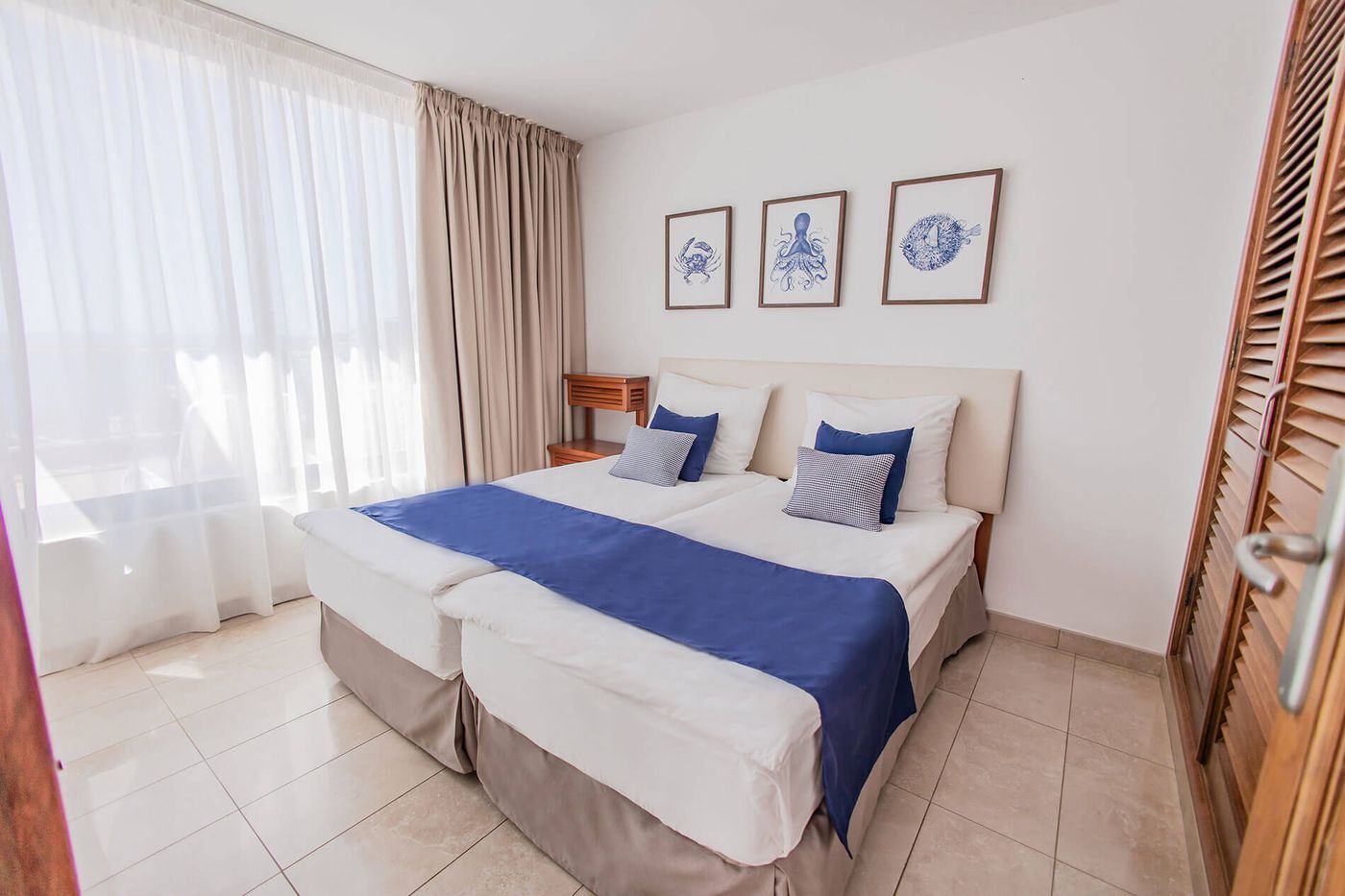 Servatur JB - Adults Only