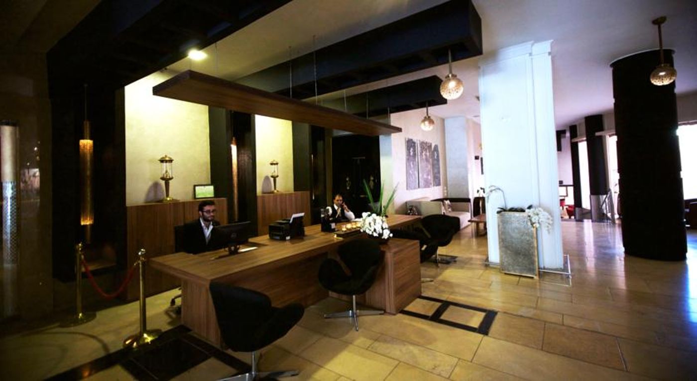 Dellarosa Hotel Suites and Spa