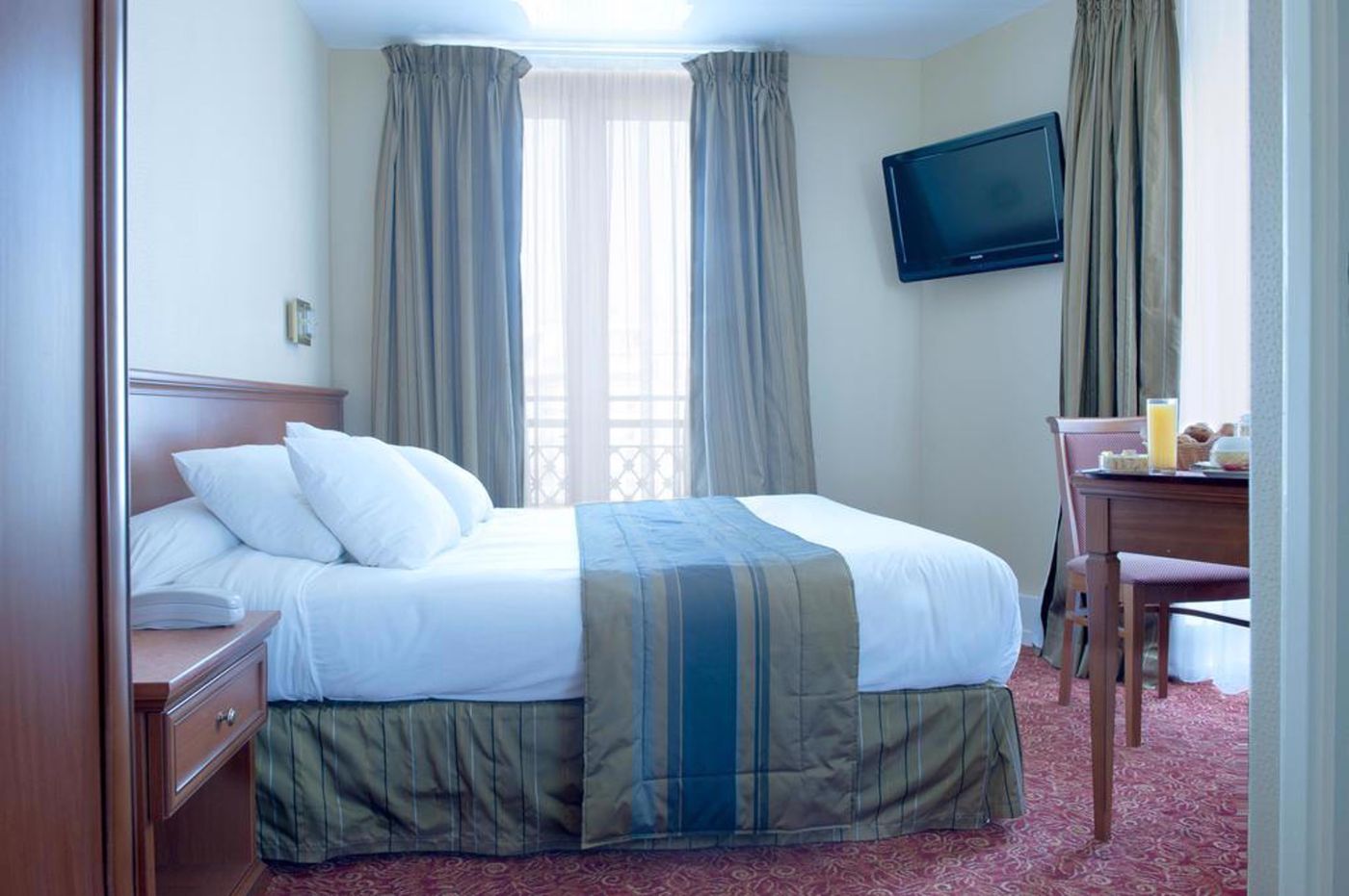 Berkeley-Hotel-Room-16