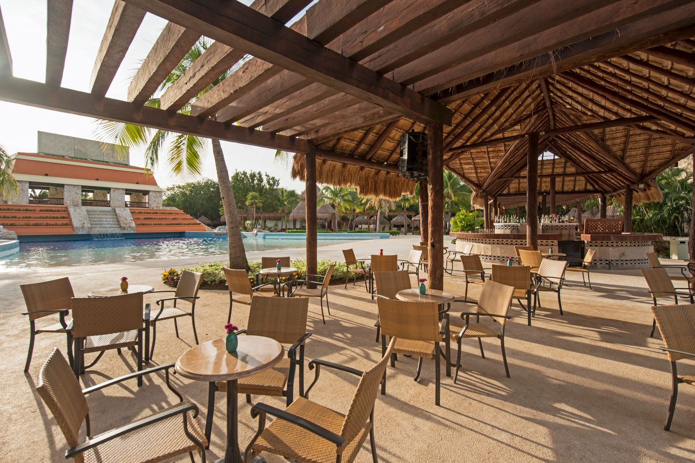 Iberostar-Selection-Paraiso-Maya-Suites-Bar-17