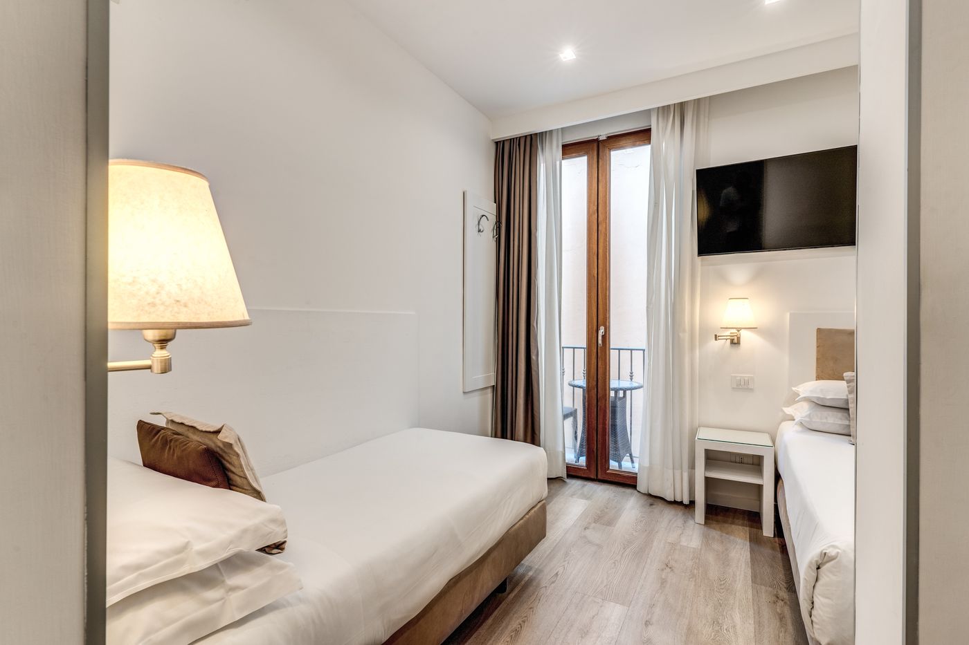 Sorrento-City-Room-33