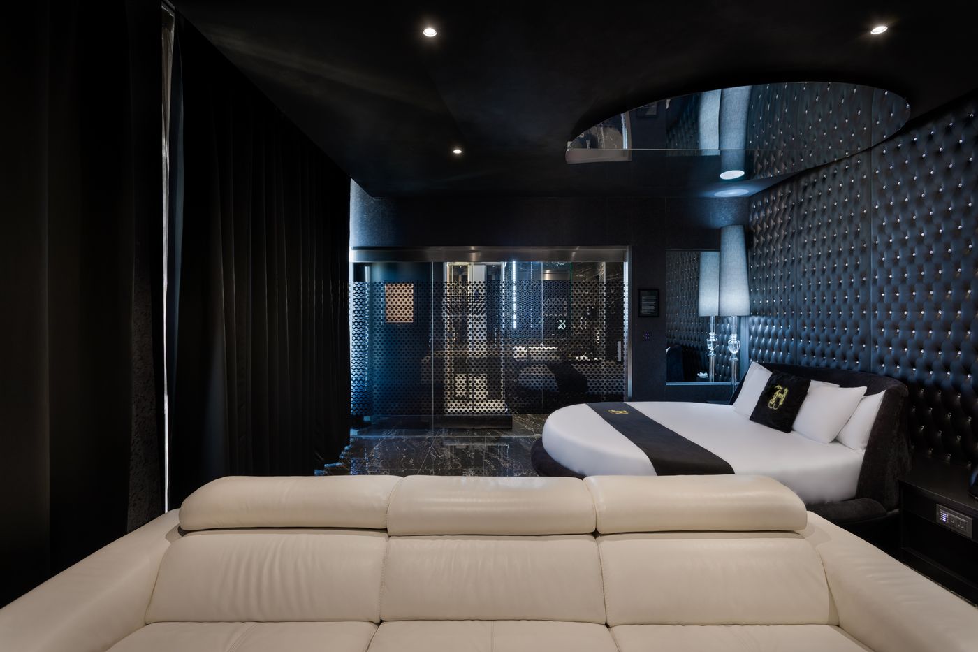 Hugo-s-Boutique-Hotel-Room-15