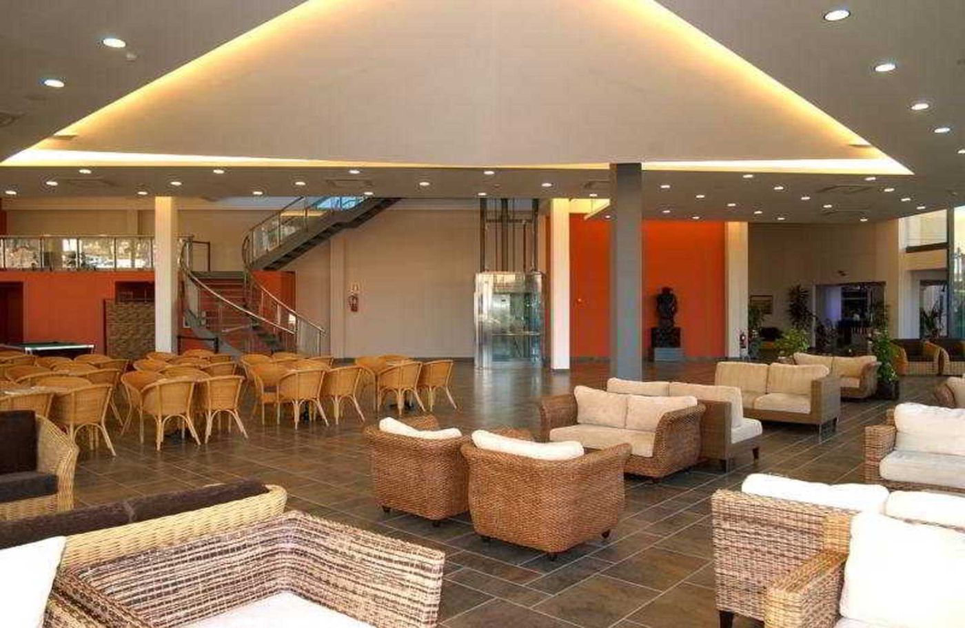 Xon-s-Platja-Lobby-21