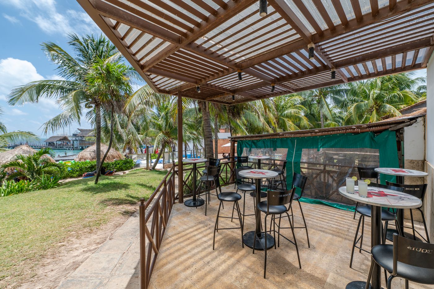 Hotel-Faranda-Dos-Playas-Cancun-Bar-18