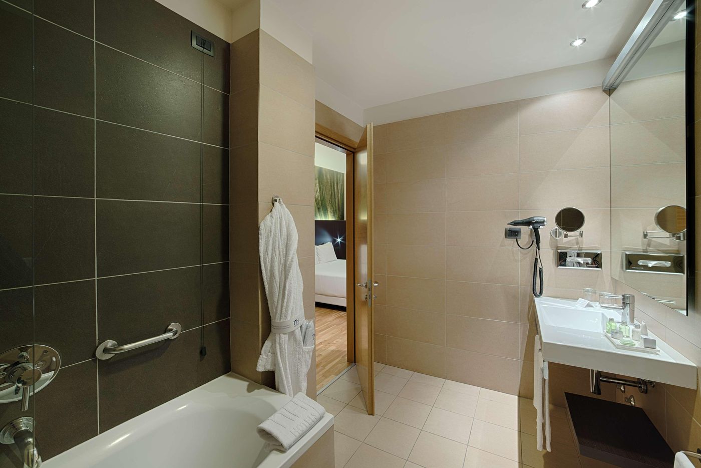 Ac-Hotel-By-Marriott-Milan-Sesto-Room-34