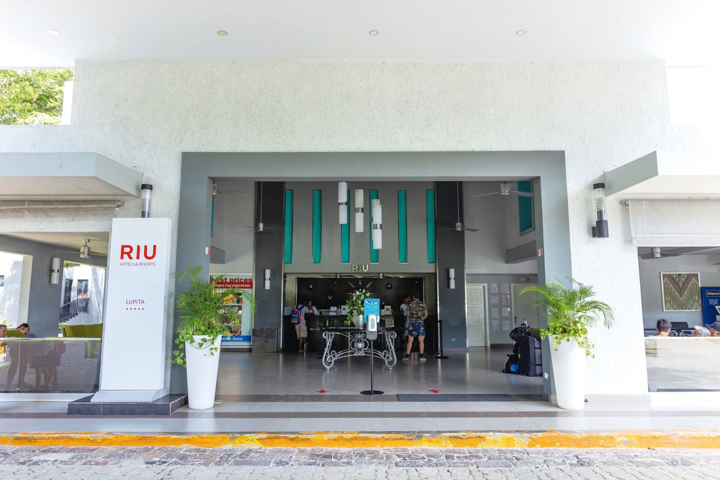 Riu-Lupita-All-Inclusive-Lobby-31