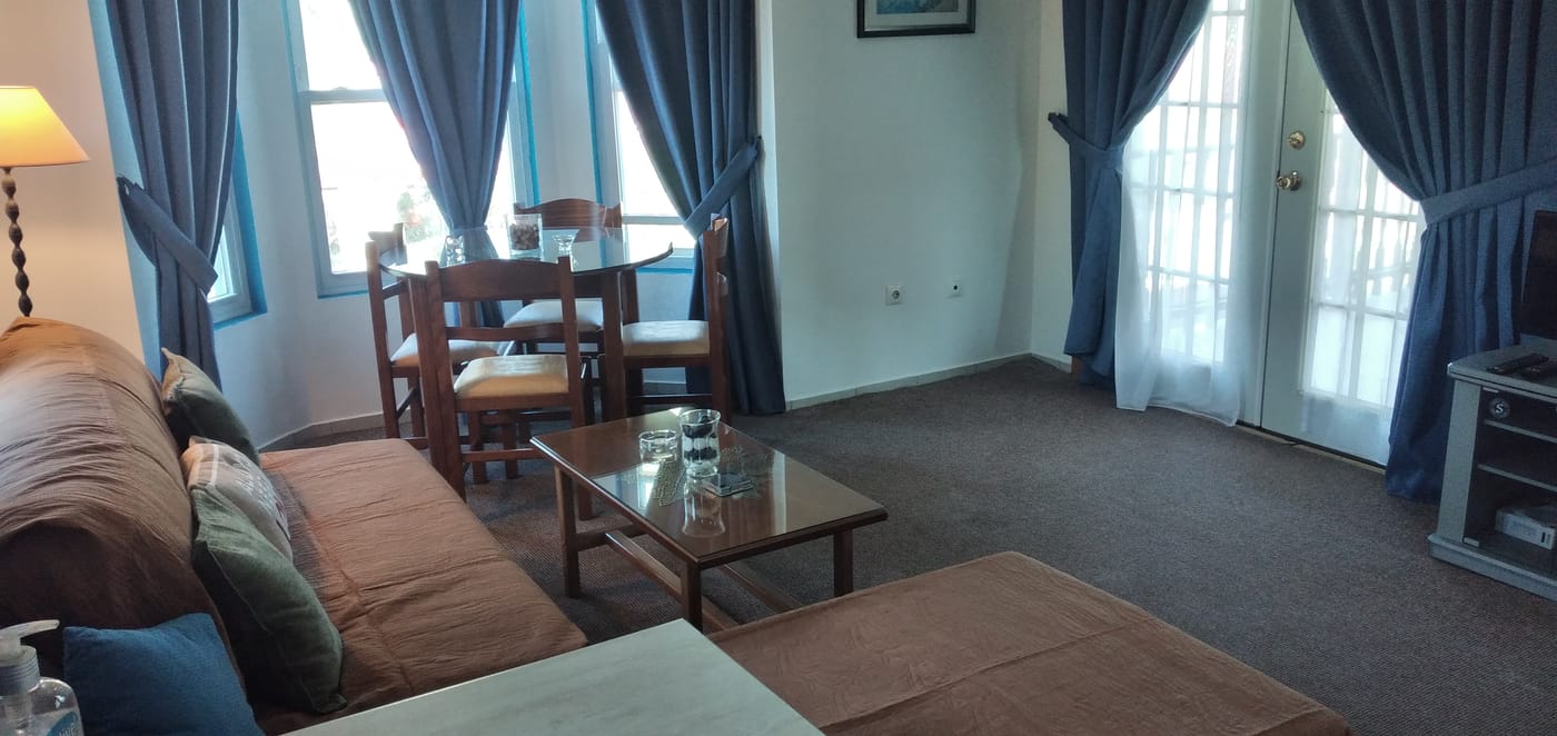 Zest---Xi-Beach-Room-45