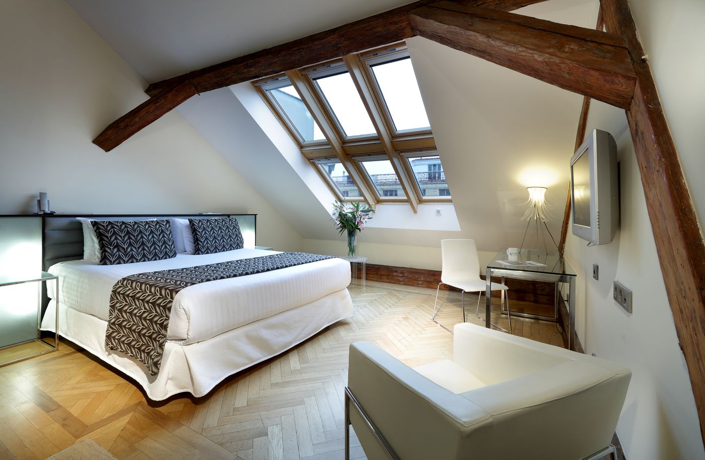 Eurostars-Thalia-Room-10