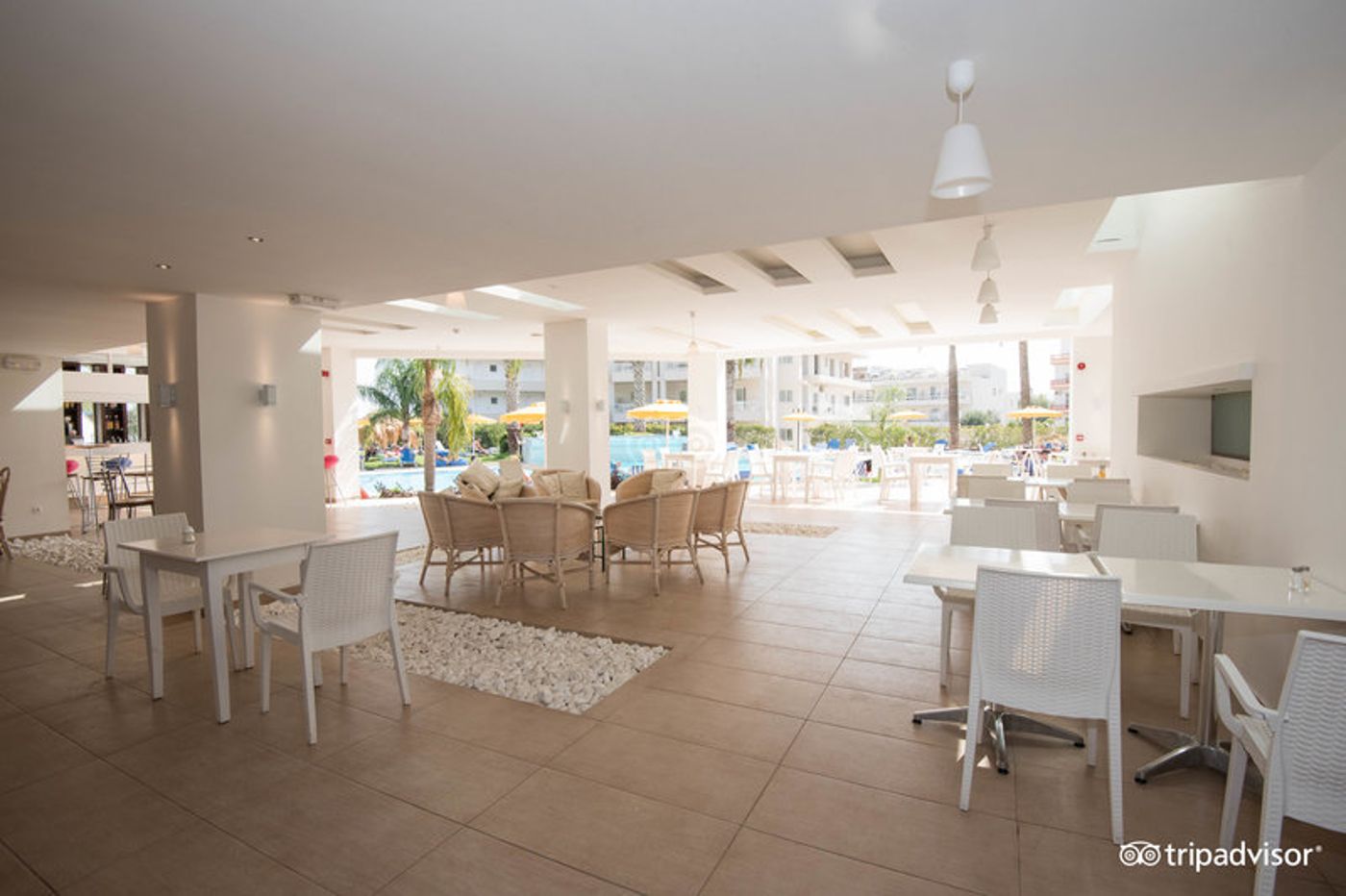 Olympia-Sun-Restaurant-45