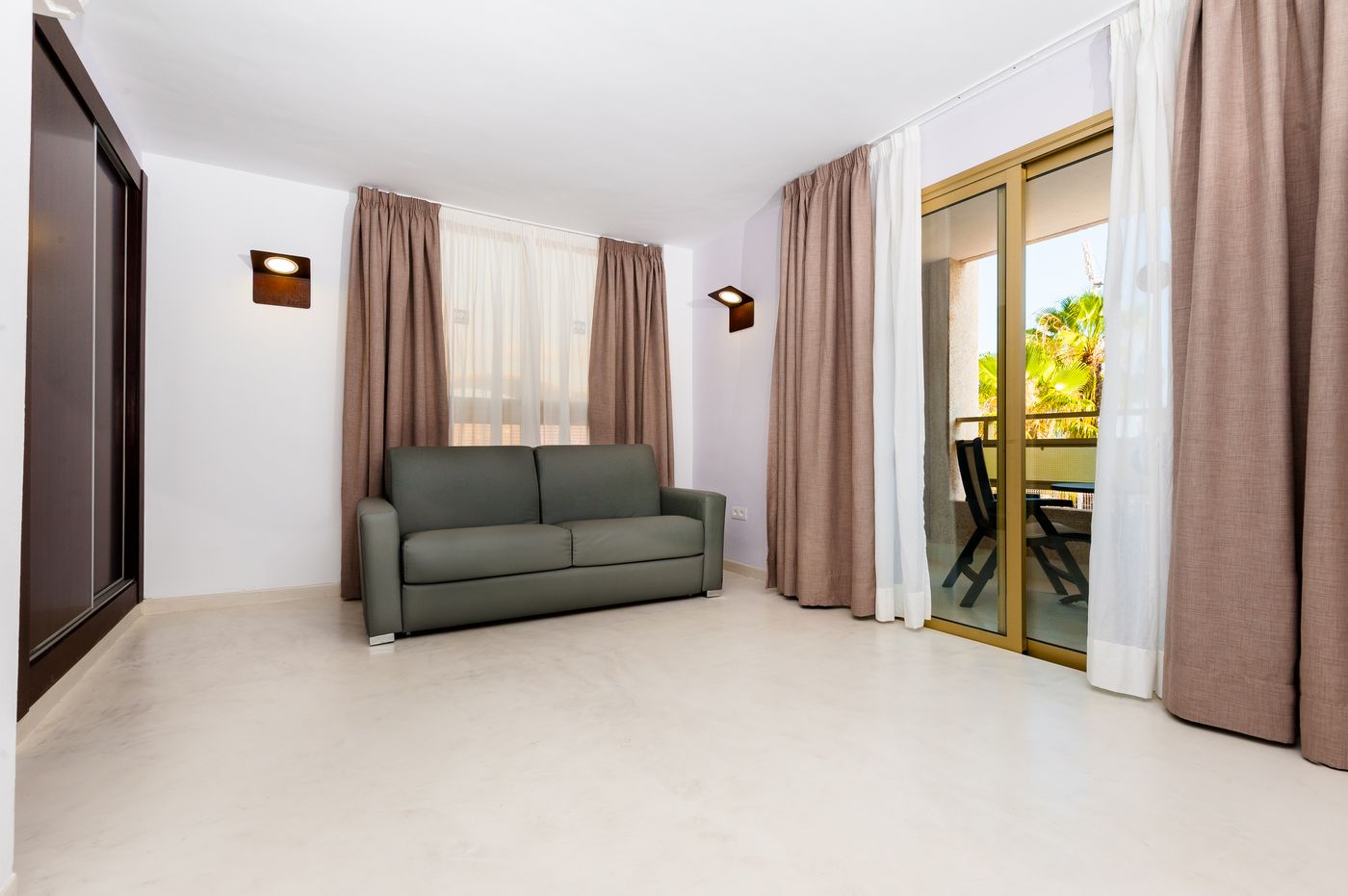 Columbus-Aparthotel-Room-18