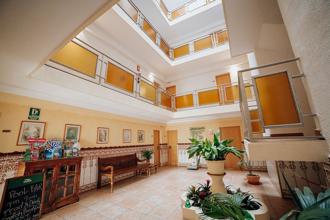 PalmCourtApartments_9